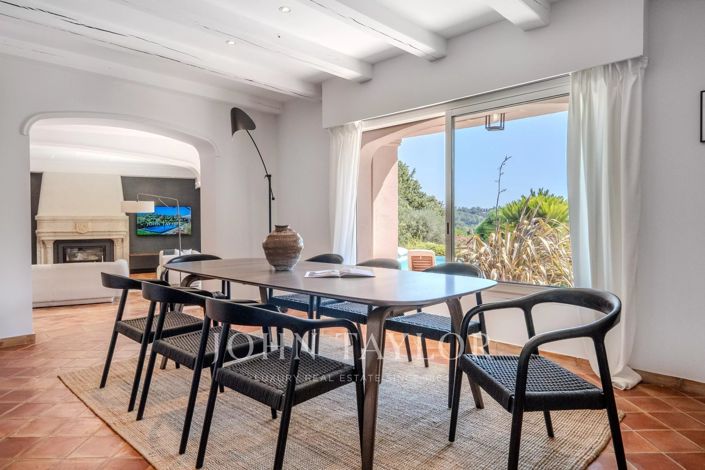 Image No.5-6 Bed House for sale
