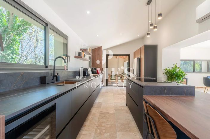 Image No.20-5 Bed House for sale