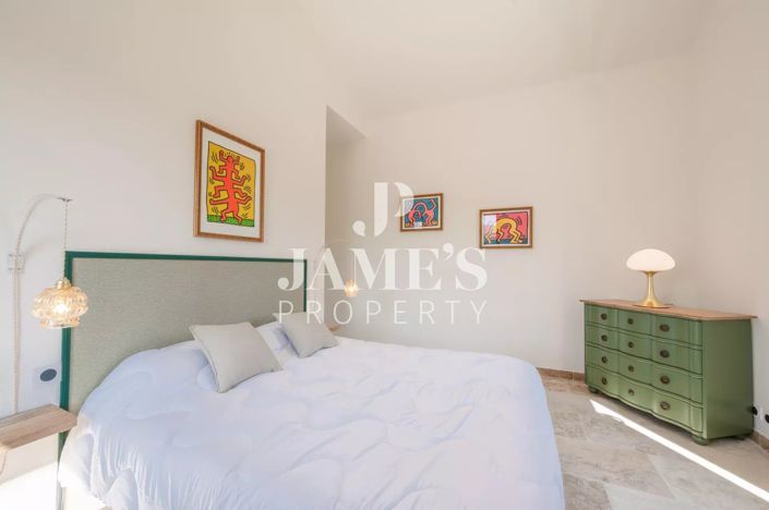 Image No.25-5 Bed House for sale