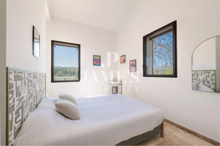 Image No.26-5 Bed House for sale