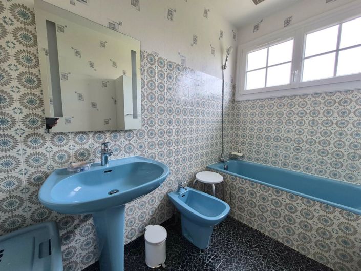 Image No.11-3 Bed House for sale