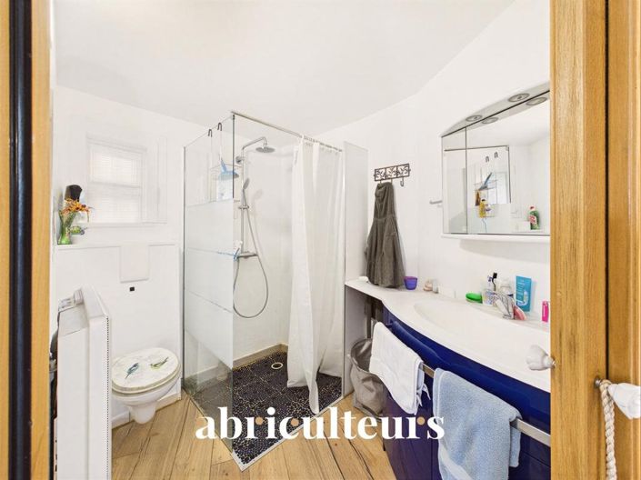Image No.16-4 Bed House for sale