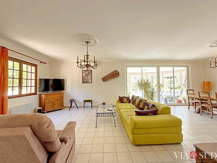 Image No.6-4 Bed House for sale