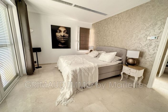 Image No.18-5 Bed House for sale