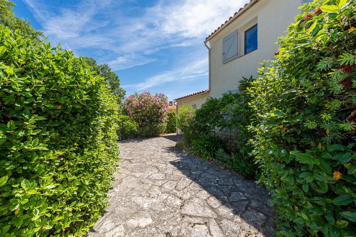 Image No.9-3 Bed House for sale