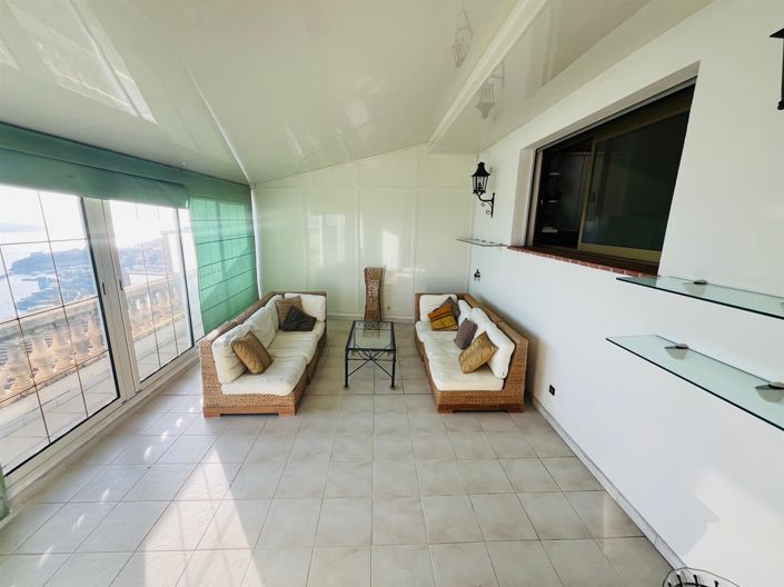 Image No.8-5 Bed House for sale