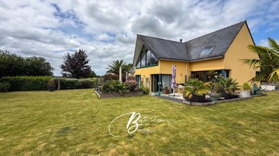 1 - Finistere, House