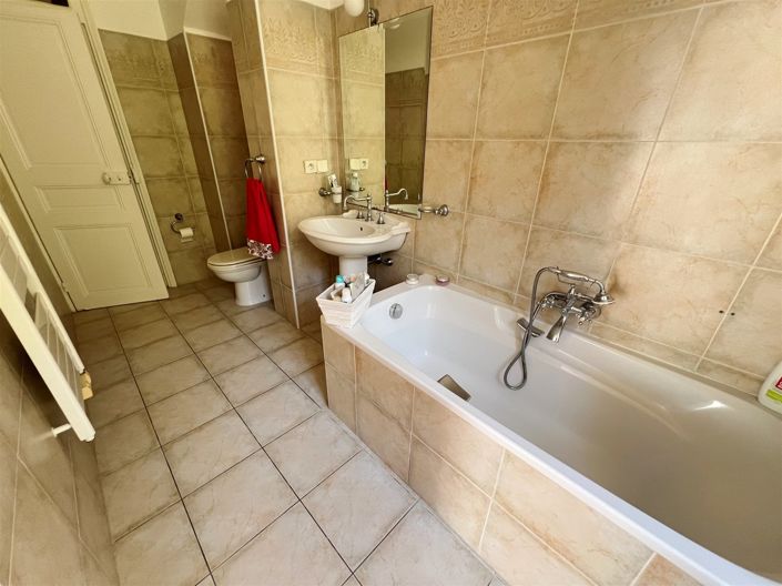 Image No.14-2 Bed Apartment for sale