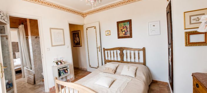 Image No.42-5 Bed House for sale