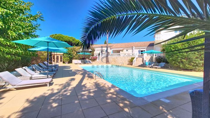 Image No.4-12 Bed House for sale