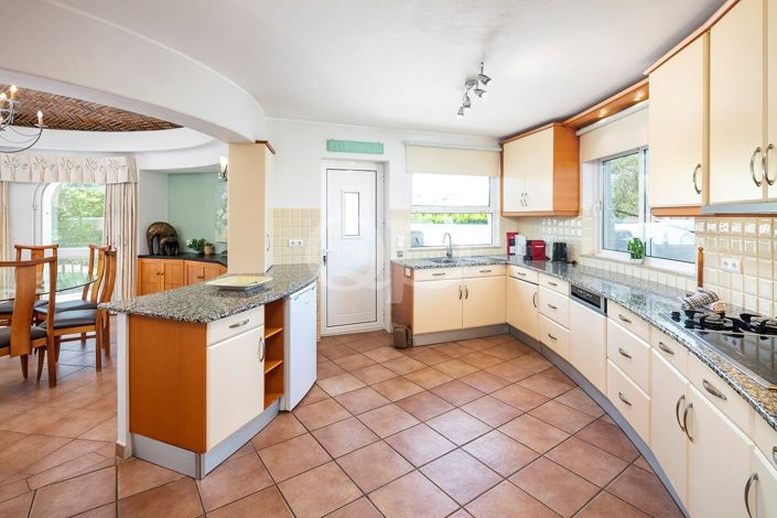 Image No.24-5 Bed House for sale