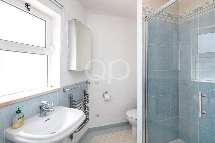 Image No.26-5 Bed House for sale