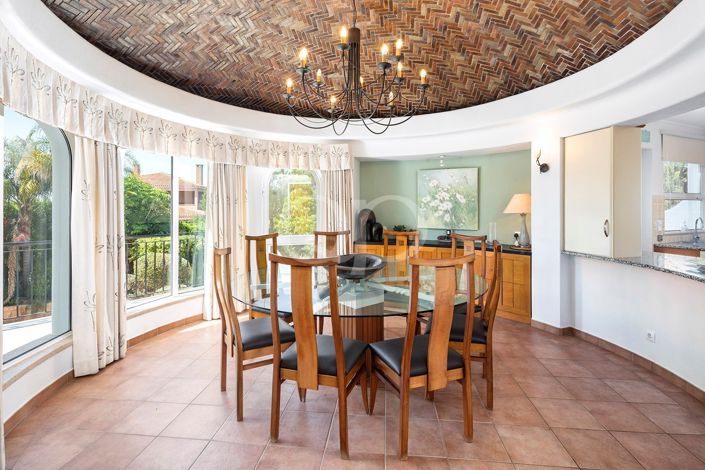 Image No.3-5 Bed House for sale