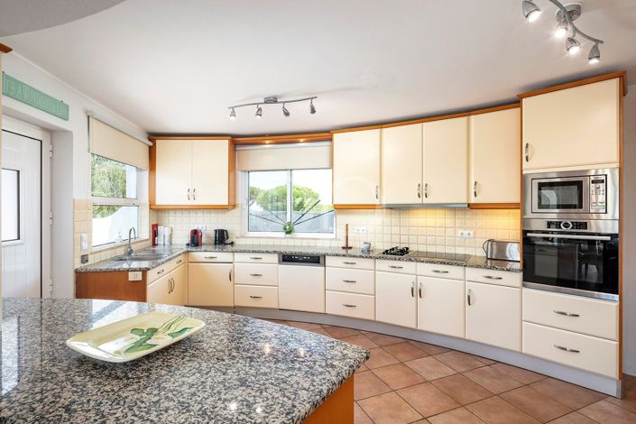 Image No.7-5 Bed House for sale