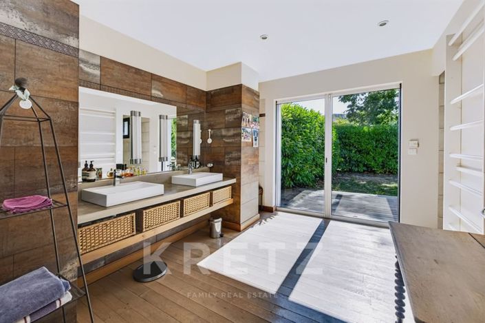 Image No.13-6 Bed House for sale