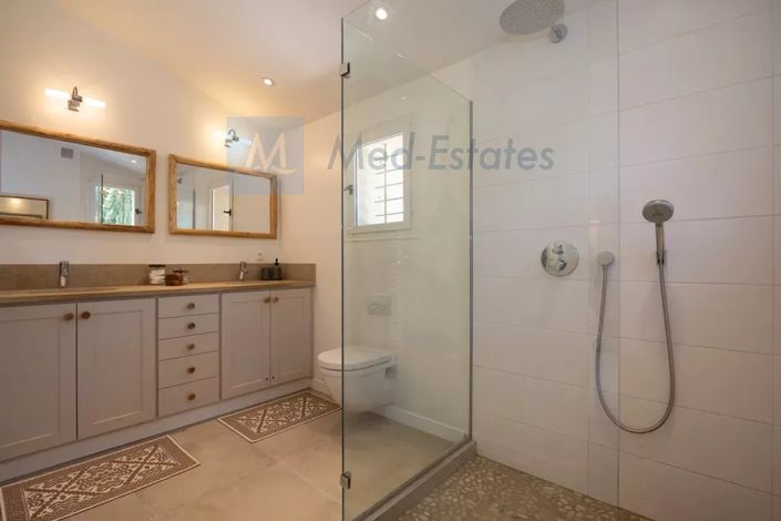 Image No.12-4 Bed House for sale