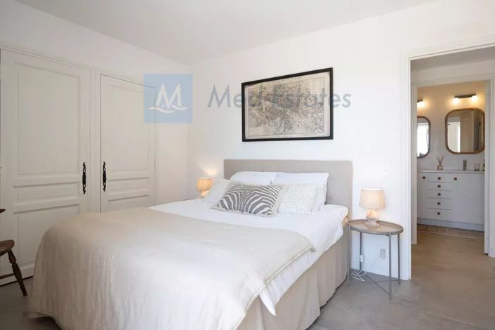 Image No.14-4 Bed House for sale