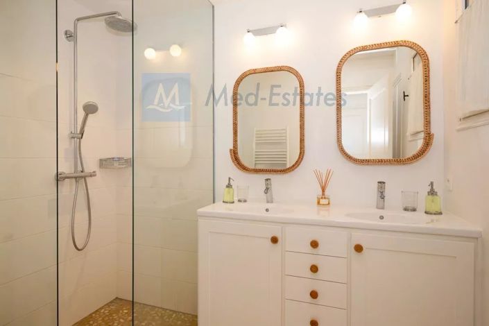 Image No.15-4 Bed House for sale