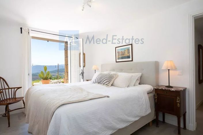 Image No.16-4 Bed House for sale