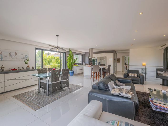 Image No.7-3 Bed House for sale