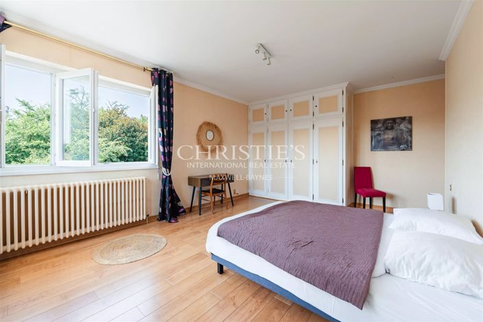 Image No.13-8 Bed House for sale