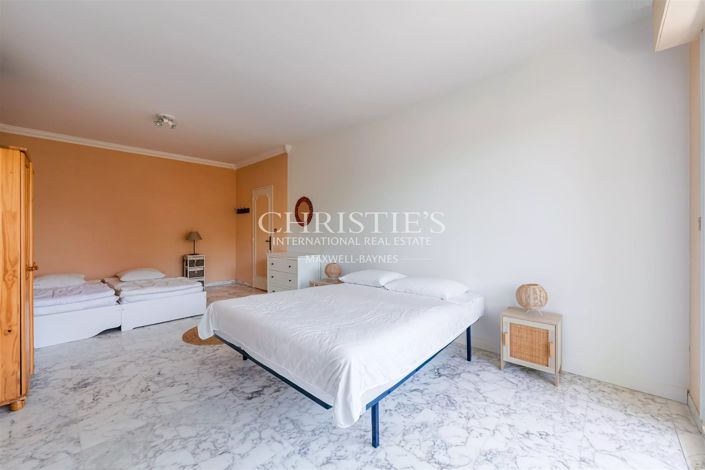 Image No.17-8 Bed House for sale