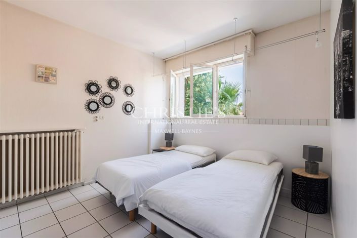 Image No.18-8 Bed House for sale