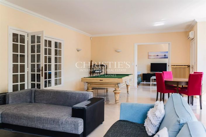 Image No.22-8 Bed House for sale