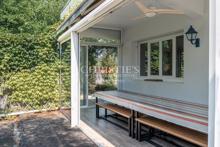 Image No.8-8 Bed House for sale