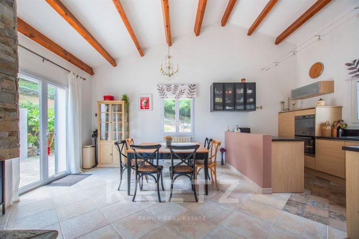 Image No.10-3 Bed House for sale