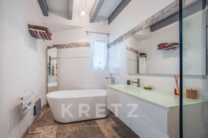 Image No.21-3 Bed House for sale