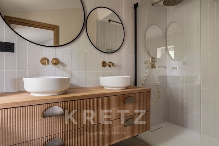 Image No.25-7 Bed House for sale