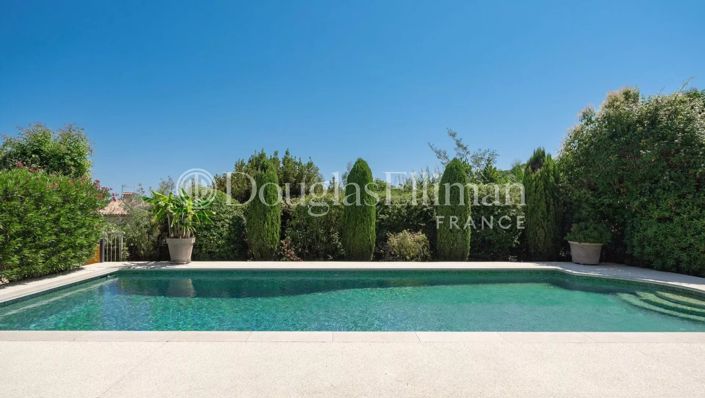 Image No.2-5 Bed House for sale