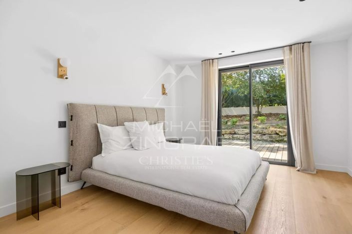 Image No.8-7 Bed House for sale