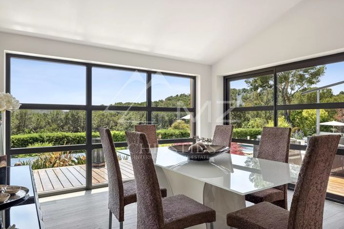 Image No.7-5 Bed House for sale