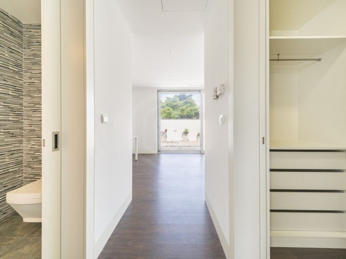 Image No.10-6 Bed House for sale