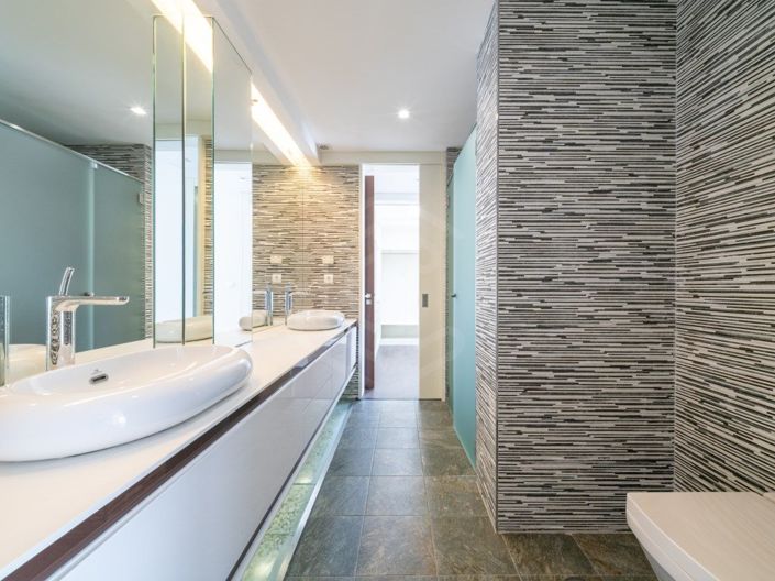 Image No.13-6 Bed House for sale