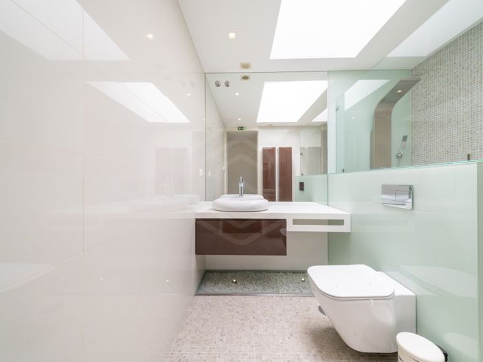 Image No.18-6 Bed House for sale