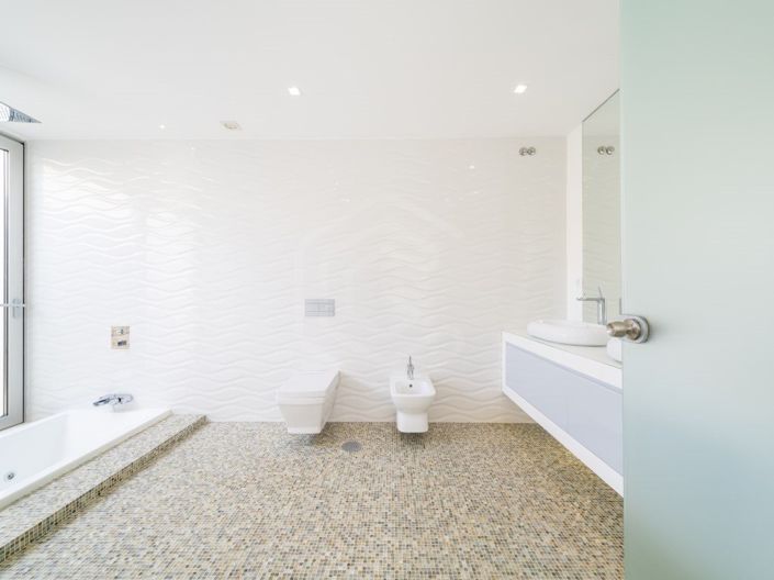Image No.21-6 Bed House for sale