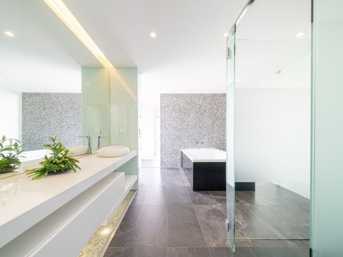 Image No.25-6 Bed House for sale
