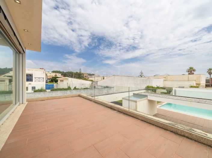 Image No.27-6 Bed House for sale