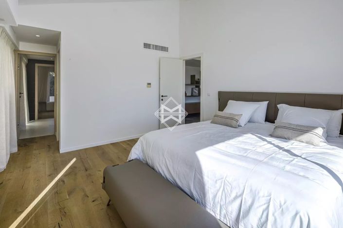 Image No.9-4 Bed Apartment for sale