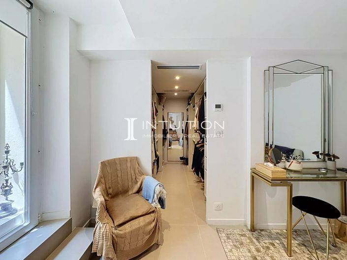 Image No.20-2 Bed Apartment for sale