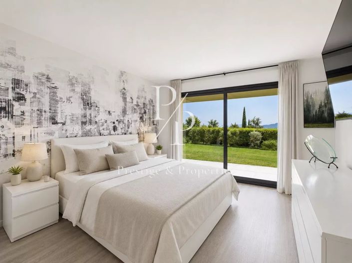 Image No.12-4 Bed House for sale