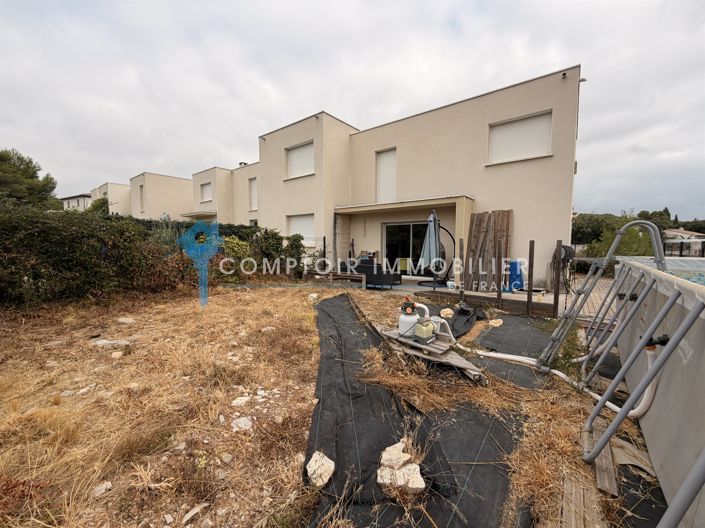Image No.11-3 Bed House for sale