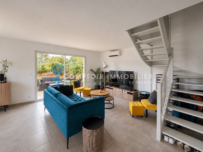 Image No.6-3 Bed House for sale