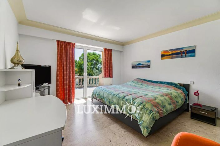 Image No.10-6 Bed House for sale