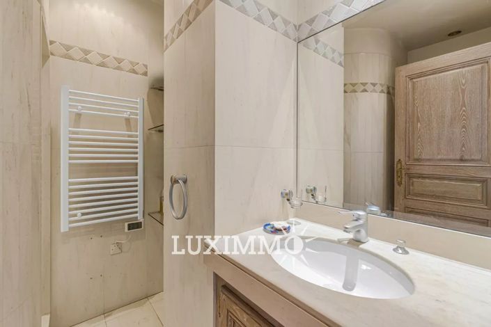Image No.11-6 Bed House for sale