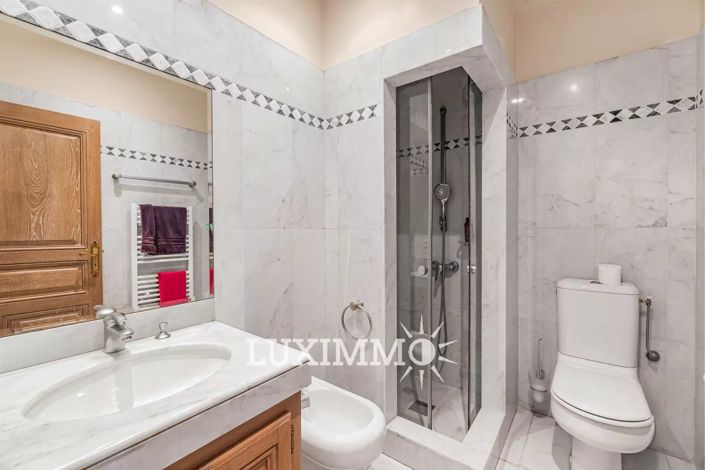 Image No.15-6 Bed House for sale