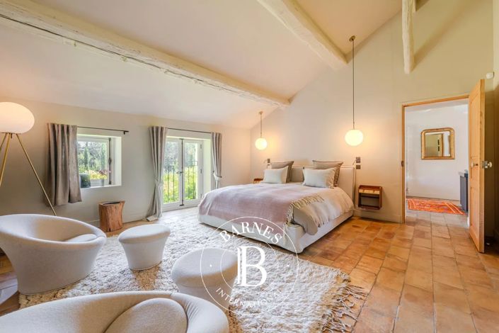 Image No.17-6 Bed House for sale